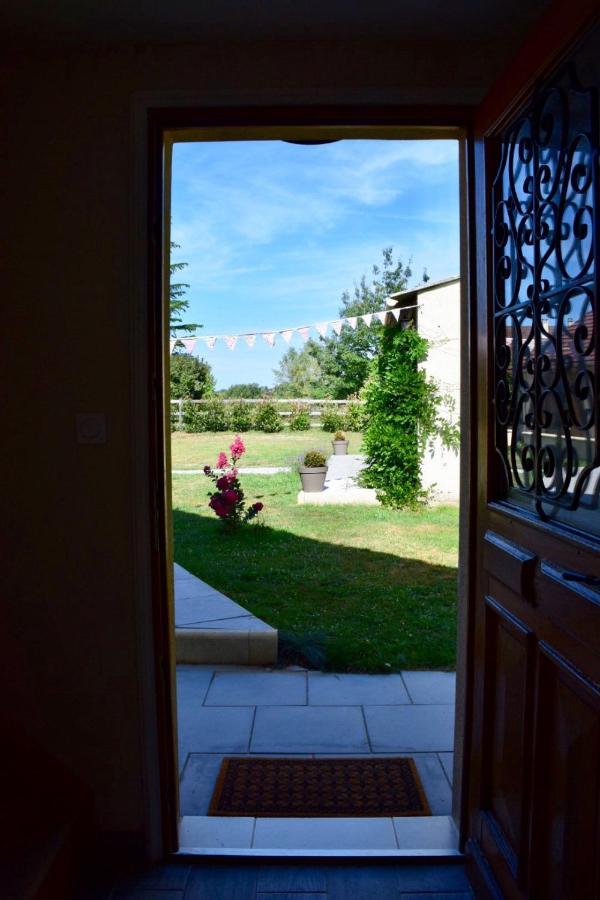 Libellule Bed and Breakfast Coussac-Bonneval Exteriör bild