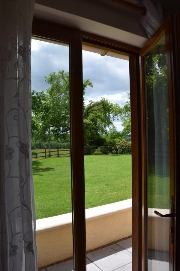 Libellule Bed and Breakfast Coussac-Bonneval Exteriör bild