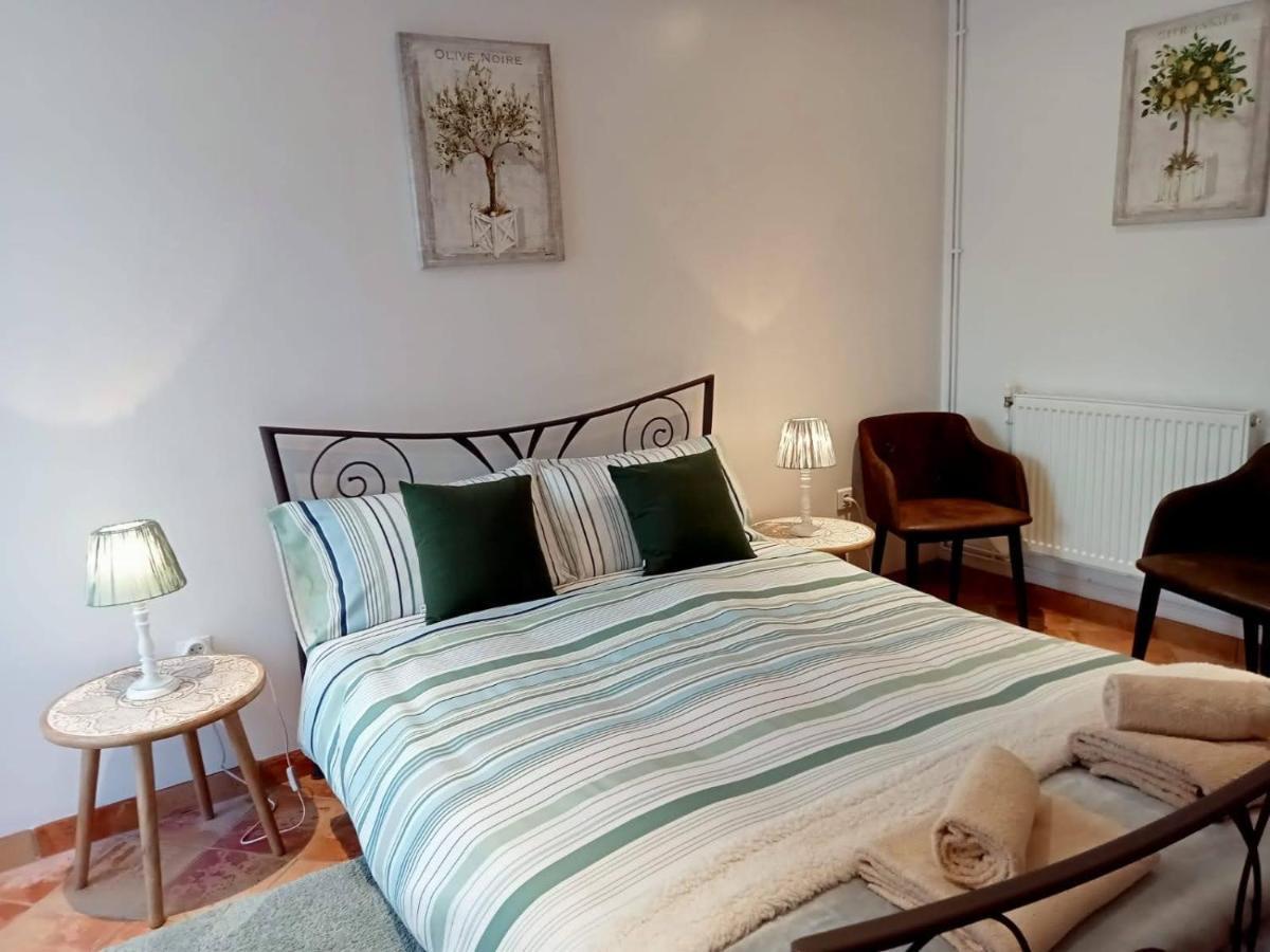 Libellule Bed and Breakfast Coussac-Bonneval Exteriör bild