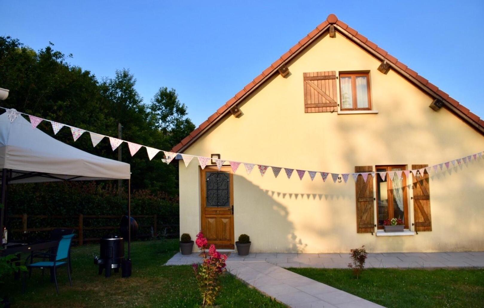 Libellule Bed and Breakfast Coussac-Bonneval Exteriör bild